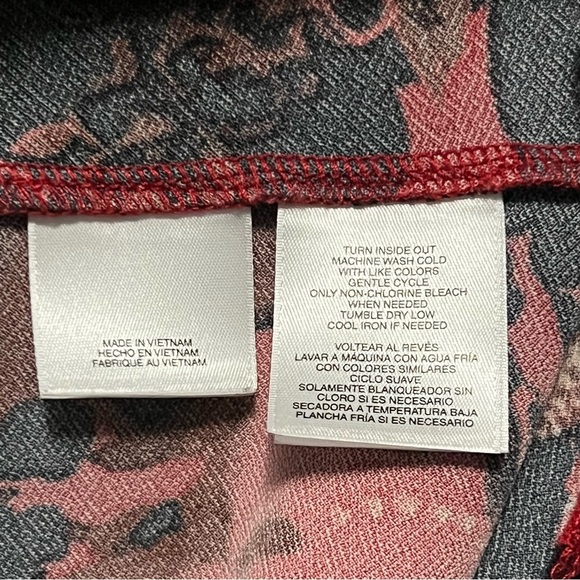 Kasper Red & Black Top With Gold Accents Size Small Asymmetrical Hem Stretch LNC - Picture 7 of 9